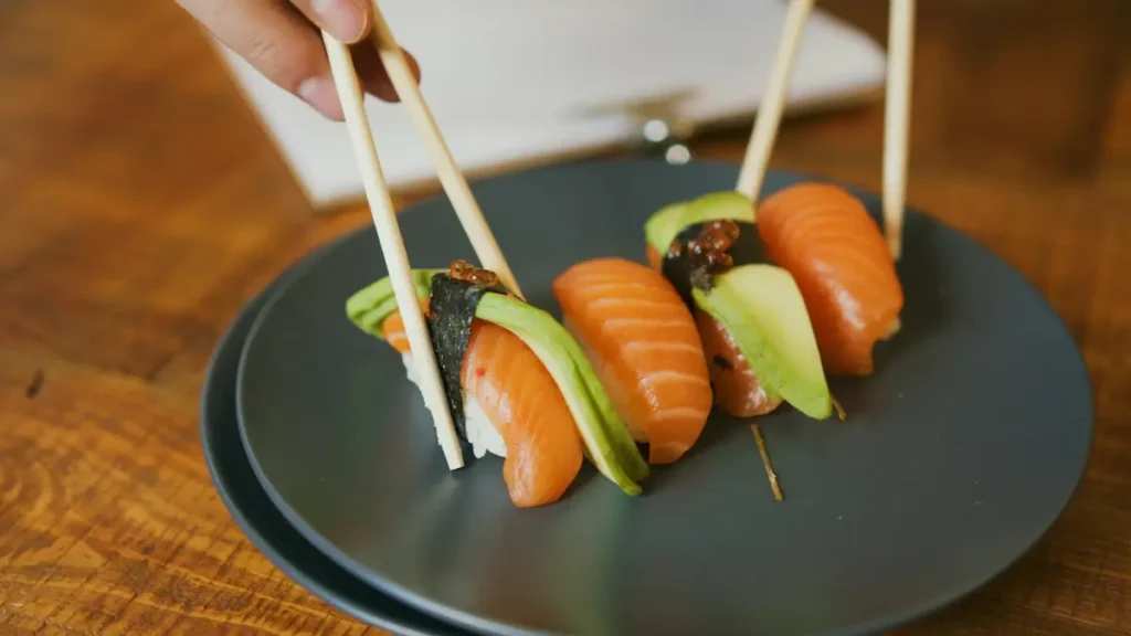 Alimentos ricos en omega-3 y antioxidantes para mejorar la salud de la piel y reducir el acné.